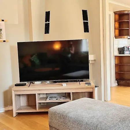 Charming Apt&free Parking&balcony Apartman